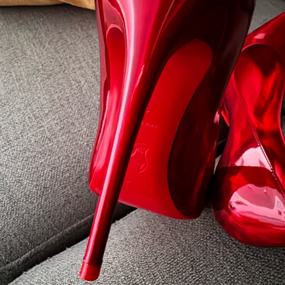 Authentic Christian Louboutin Heels!!👠